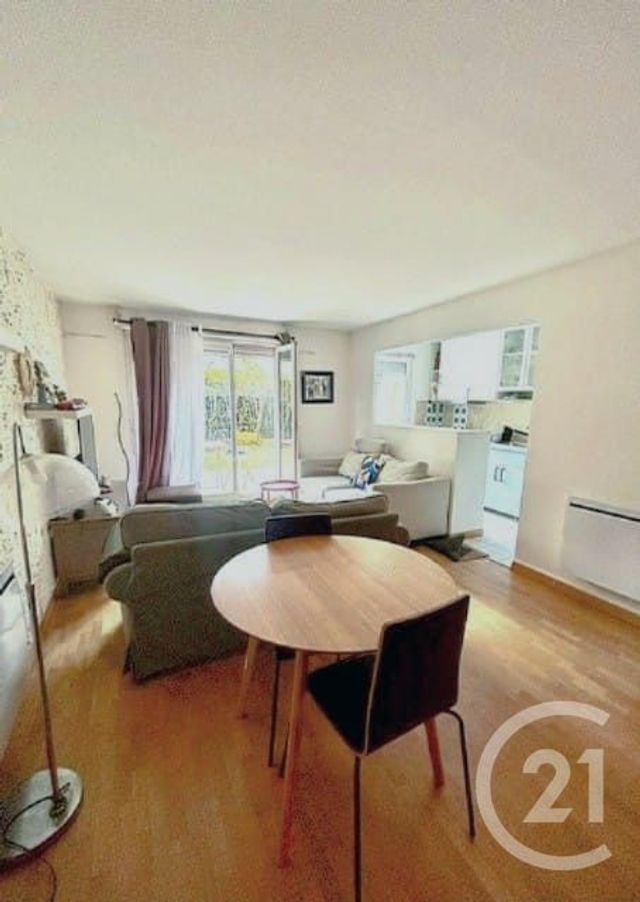 Afficher la photo en grand Appartement à vendre - 3 pièces - 63.79 m2 - VIRY CHATILLON - 91 - ILE-DE-FRANCE - Century 21 Viry Plein Coeur
