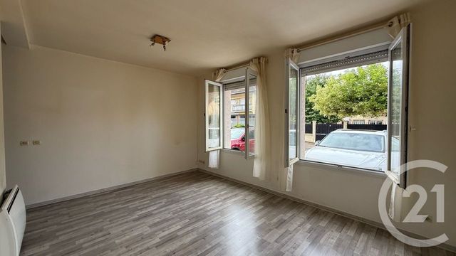 Afficher la photo en grand Appartement F1 à vendre - 1 pièce - 33.0 m2 - VIRY CHATILLON - 91 - ILE-DE-FRANCE - Century 21 Viry Plein Coeur