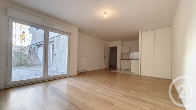 Appartement F3 à louer - 3 pièces - 60.8 m2 - MASSY - 91 - ILE-DE-FRANCE - Century 21 Viry Plein Coeur