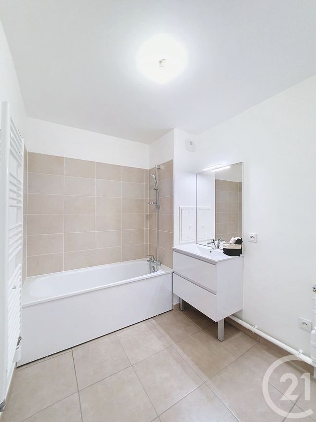 Appartement F2 à louer - 2 pièces - 41.2 m2 - SAVIGNY SUR ORGE - 91 - ILE-DE-FRANCE - Century 21 Viry Plein Coeur