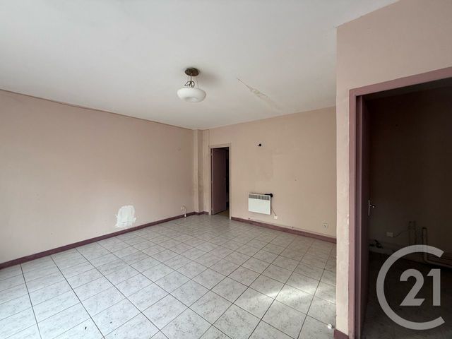 Appartement Local à vendre - 2 pièces - 42.15 m2 - CORBEIL ESSONNES - 91 - ILE-DE-FRANCE - Century 21 Viry Plein Coeur