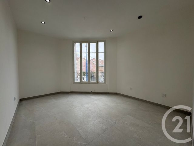 Appartement F2 à louer - 2 pièces - 38.4 m2 - CHOISY LE ROI - 94 - ILE-DE-FRANCE - Century 21 Viry Plein Coeur