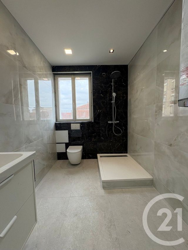 Appartement F2 à louer - 2 pièces - 38.4 m2 - CHOISY LE ROI - 94 - ILE-DE-FRANCE - Century 21 Viry Plein Coeur