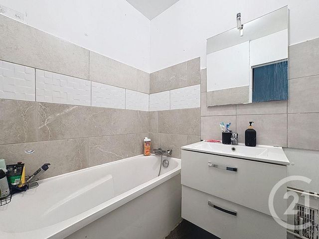 Appartement F5 à vendre - 5 pièces - 80.74 m2 - GRIGNY - 91 - ILE-DE-FRANCE - Century 21 Viry Plein Coeur