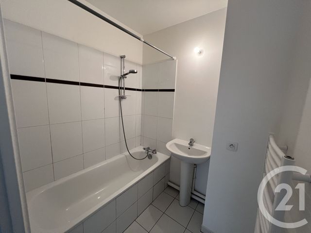 Appartement F2 à louer - 2 pièces - 46.9 m2 - JUVISY SUR ORGE - 91 - ILE-DE-FRANCE - Century 21 Viry Plein Coeur