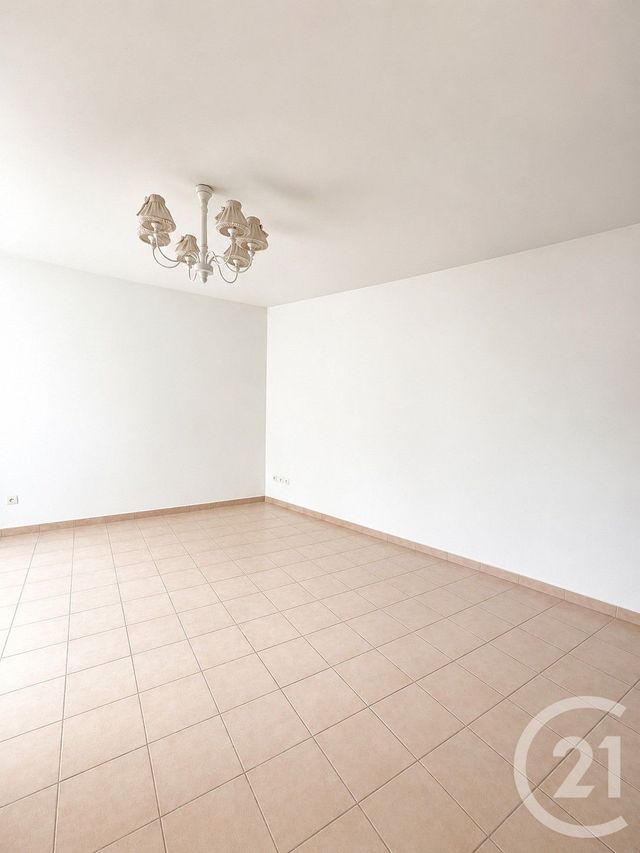 Appartement F2 à louer - 2 pièces - 40.69 m2 - LONGJUMEAU - 91 - ILE-DE-FRANCE - Century 21 Viry Plein Coeur