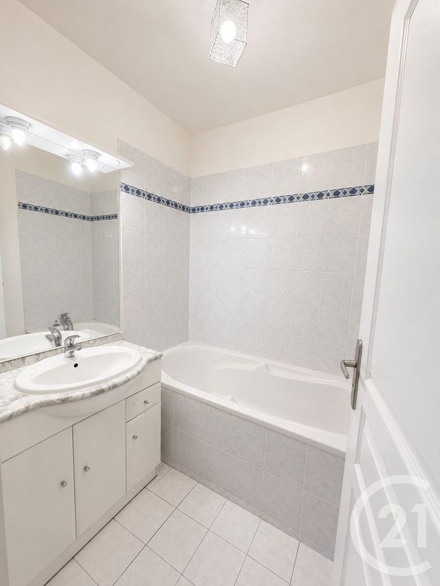Appartement F2 à louer - 2 pièces - 40.69 m2 - LONGJUMEAU - 91 - ILE-DE-FRANCE - Century 21 Viry Plein Coeur