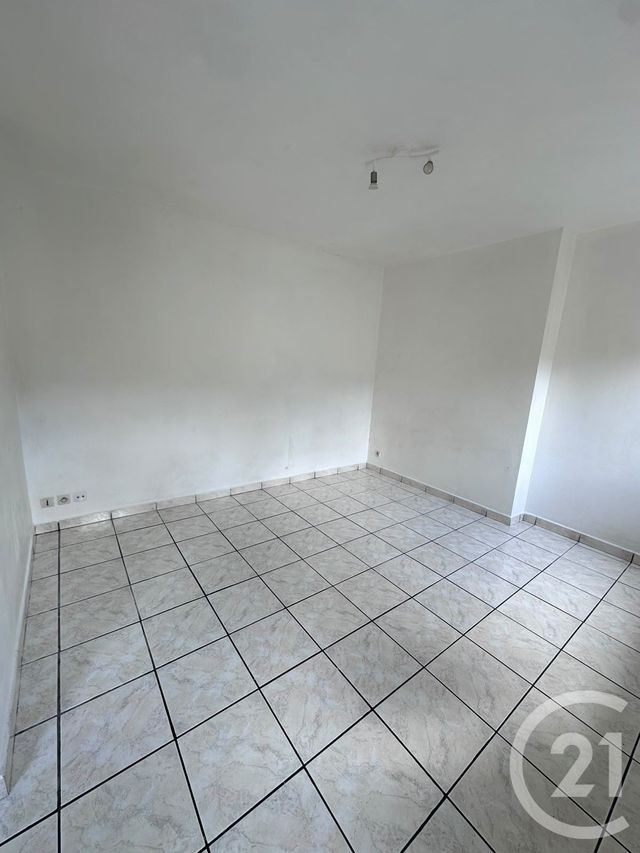 Appartement F1 à louer - 1 pièce - 19.89 m2 - VILLEJUIF - 94 - ILE-DE-FRANCE - Century 21 Viry Plein Coeur