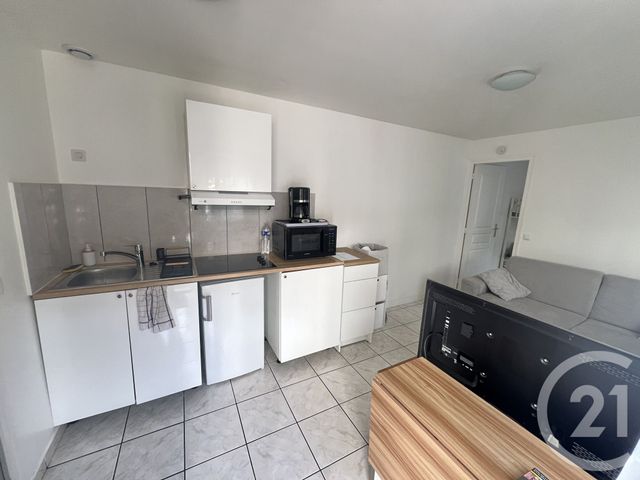 Appartement F2 à louer - 2 pièces - 27.49 m2 - VILLEJUIF - 94 - ILE-DE-FRANCE - Century 21 Viry Plein Coeur
