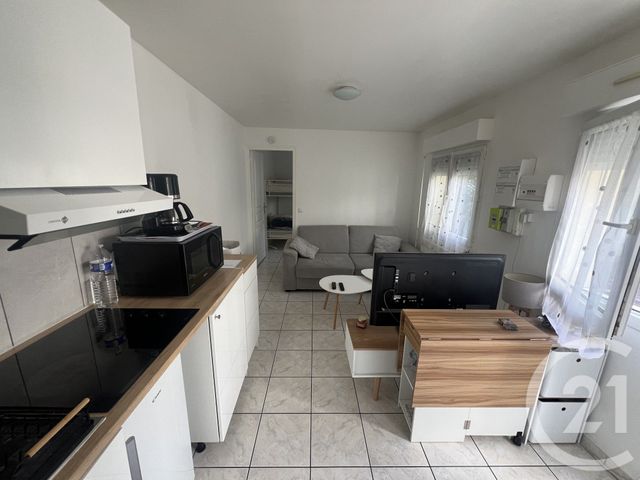 Appartement F2 à louer - 2 pièces - 27.49 m2 - VILLEJUIF - 94 - ILE-DE-FRANCE - Century 21 Viry Plein Coeur