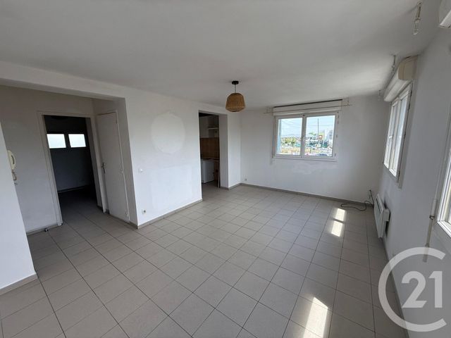 Appartement à louer - 2 pièces - 39.71 m2 - PARAY VIEILLE POSTE - 91 - ILE-DE-FRANCE - Century 21 Viry Plein Coeur