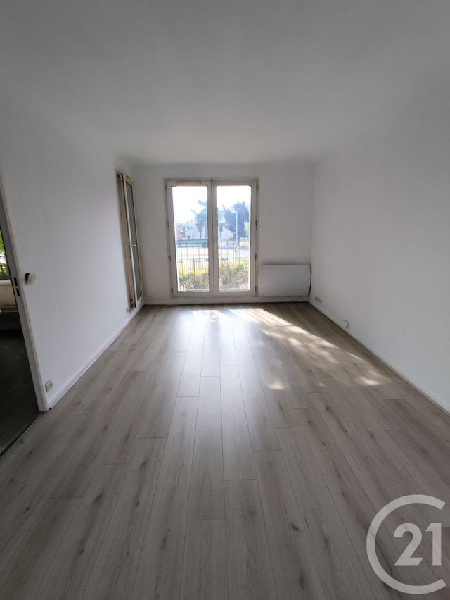 Appartement F2 à louer - 2 pièces - 50.0 m2 - VIRY CHATILLON - 91 - ILE-DE-FRANCE - Century 21 Viry Plein Coeur