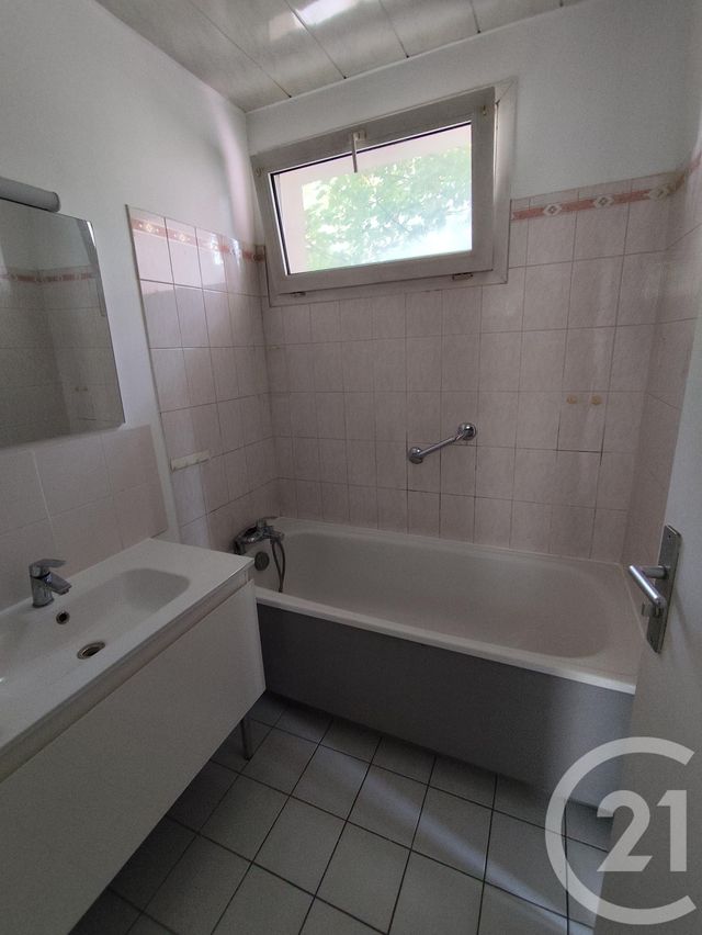 Appartement F2 à louer - 2 pièces - 50.0 m2 - VIRY CHATILLON - 91 - ILE-DE-FRANCE - Century 21 Viry Plein Coeur