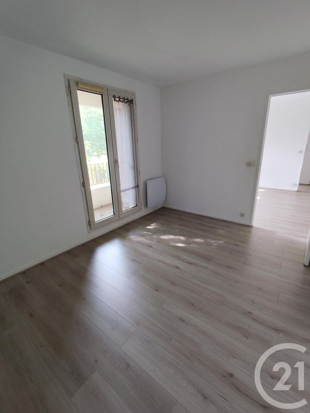Appartement F2 à louer - 2 pièces - 50.0 m2 - VIRY CHATILLON - 91 - ILE-DE-FRANCE - Century 21 Viry Plein Coeur
