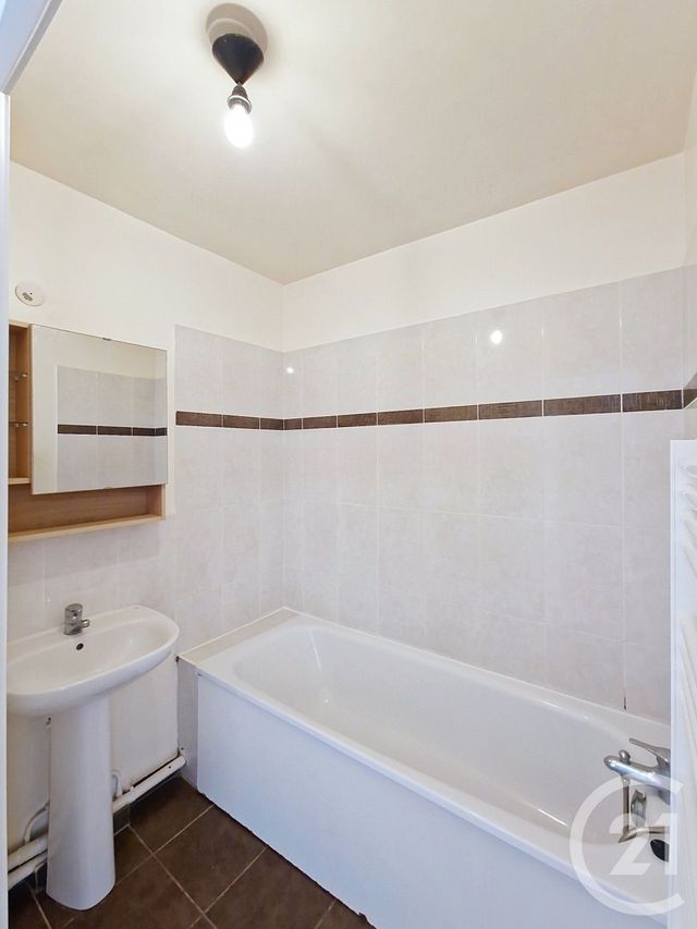 Appartement F3 à louer - 3 pièces - 61.07 m2 - LONGJUMEAU - 91 - ILE-DE-FRANCE - Century 21 Viry Plein Coeur