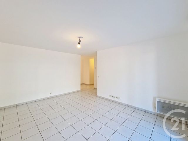 Appartement F3 à louer - 3 pièces - 61.07 m2 - LONGJUMEAU - 91 - ILE-DE-FRANCE - Century 21 Viry Plein Coeur