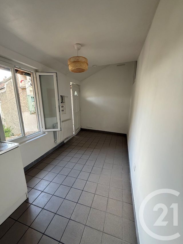 Appartement Studio à louer - 1 pièce - 12.24 m2 - VIRY CHATILLON - 91 - ILE-DE-FRANCE - Century 21 Viry Plein Coeur