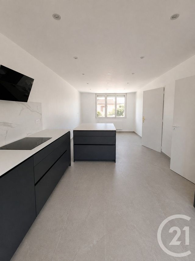 Appartement à louer - 2 pièces - 55.0 m2 - THIAIS - 94 - ILE-DE-FRANCE - Century 21 Viry Plein Coeur